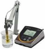 Eutech CON700 conductivity meter