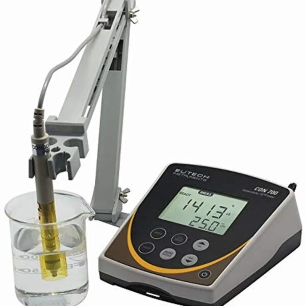 Eutech CON700 conductivity meter
